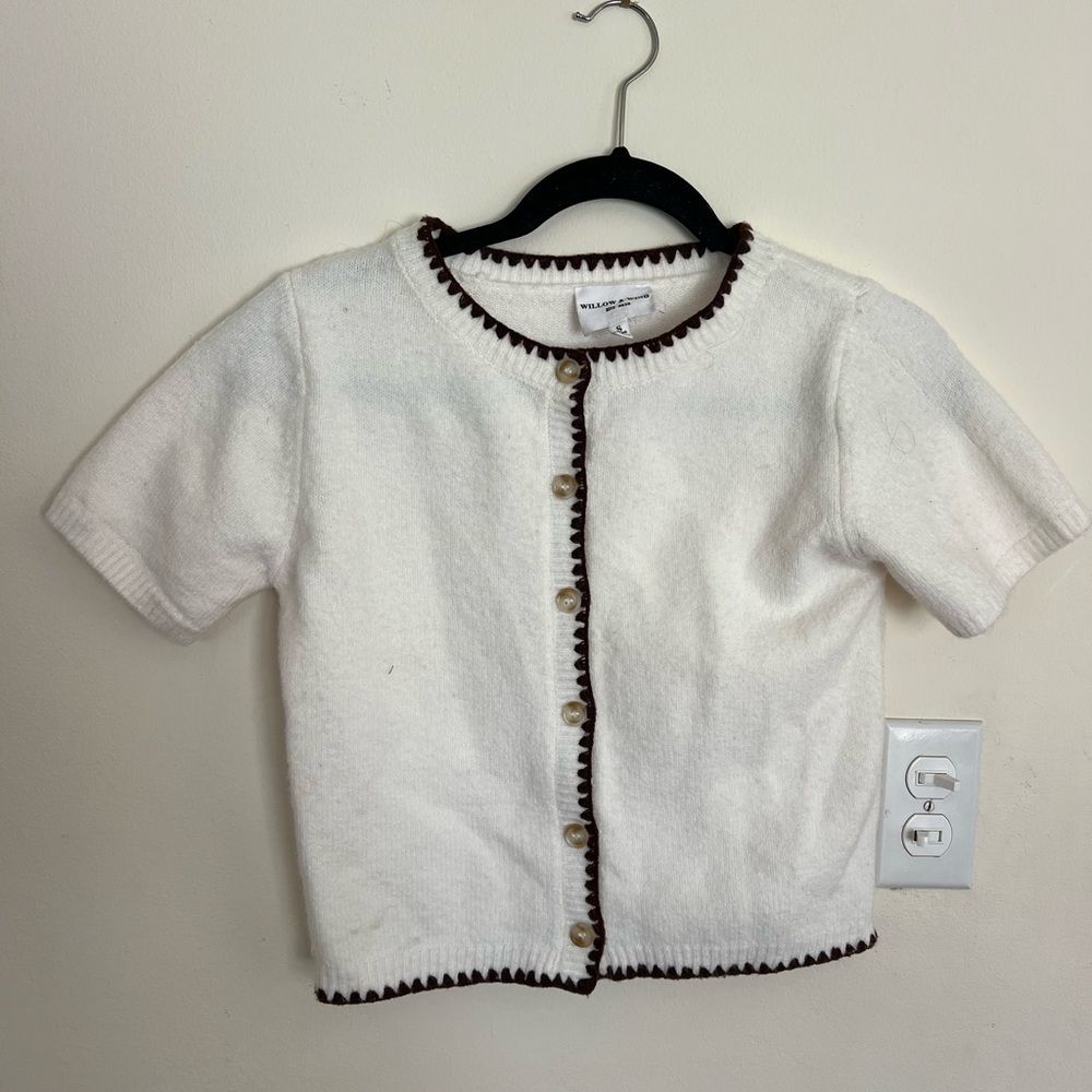 White cropped Short-Sleeve Cardigan with Brown Trim